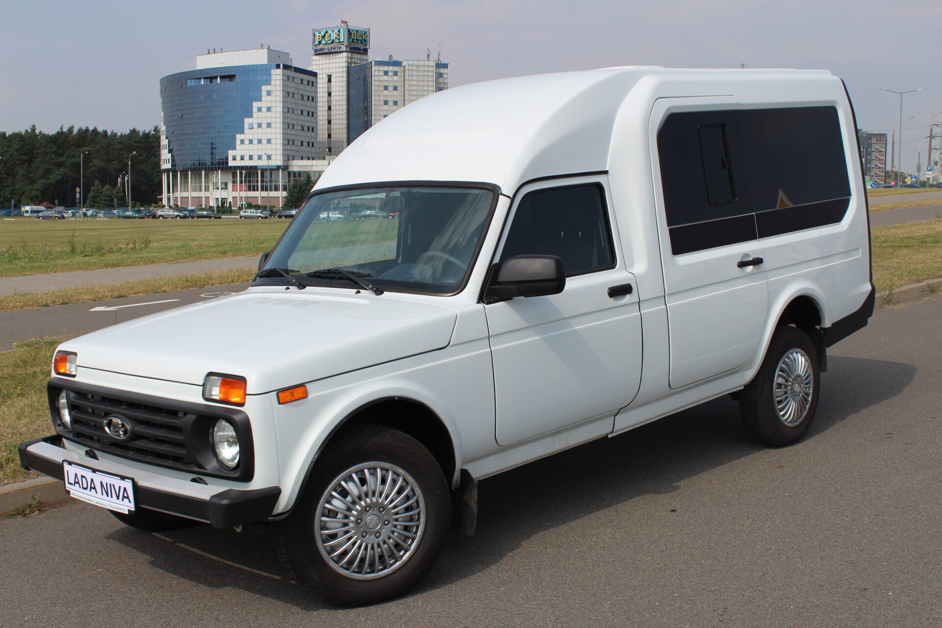 Грузопассажирский фургон Lada Niva Kub — фото 2